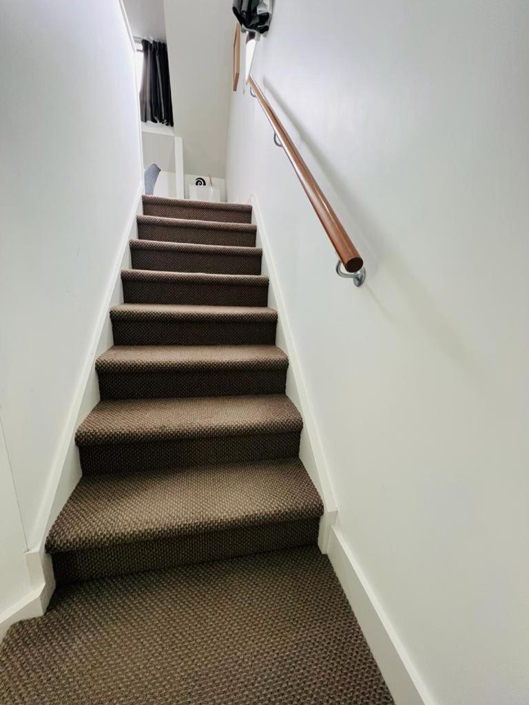 Spacious, Peaceful, Fully Equipped 1Br Apartment Upper Hutt Esterno foto